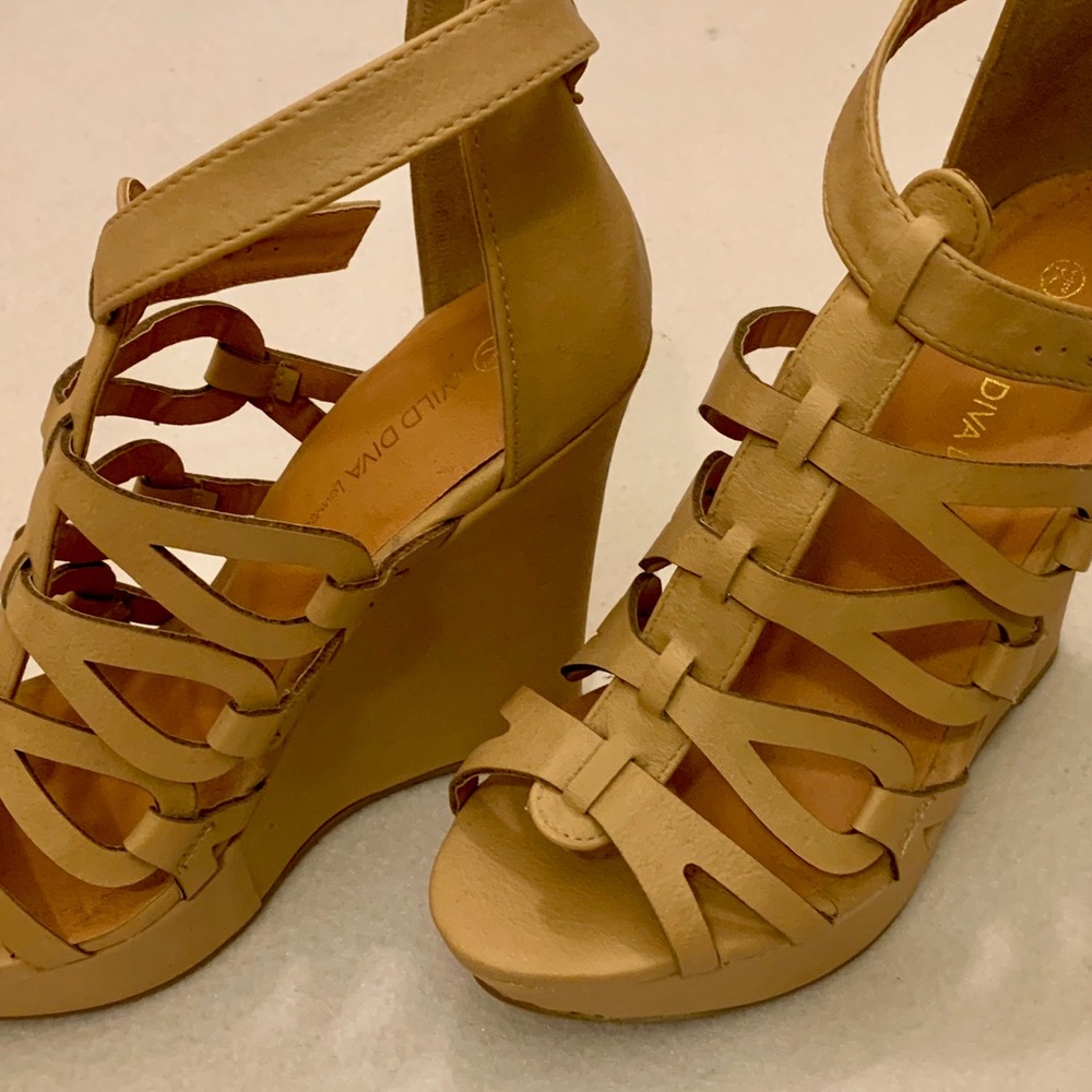 New Wild Diva Lounge High and Mighty wedge sandals